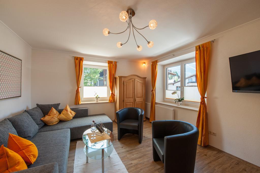 Appartements Al Castagno Ehrwald Eksteriør billede