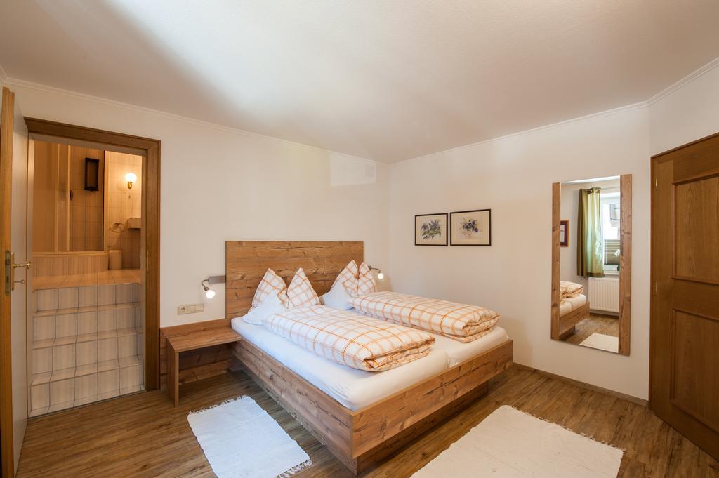 Appartements Al Castagno Ehrwald Eksteriør billede