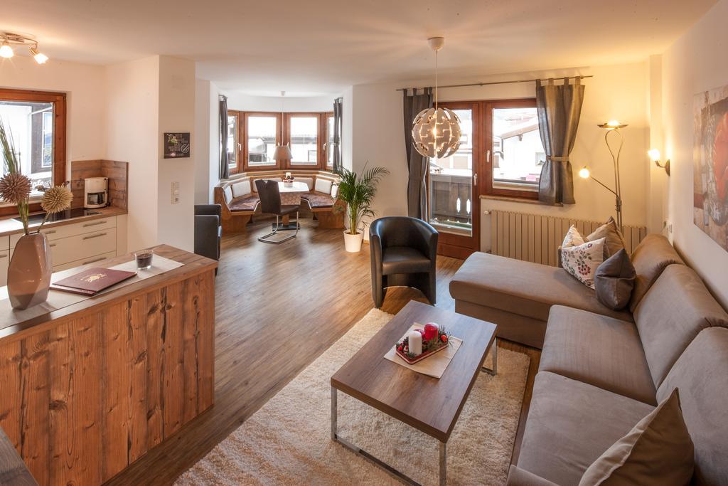 Appartements Al Castagno Ehrwald Eksteriør billede
